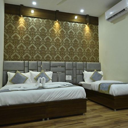 Guntas Residency Hotel Amritsar Eksteriør billede