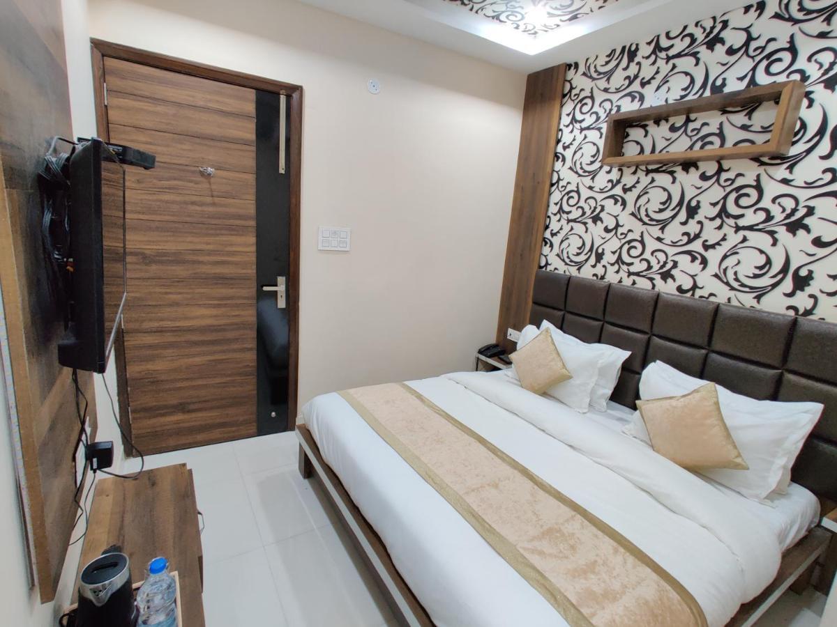 Guntas Residency Hotel Amritsar Eksteriør billede
