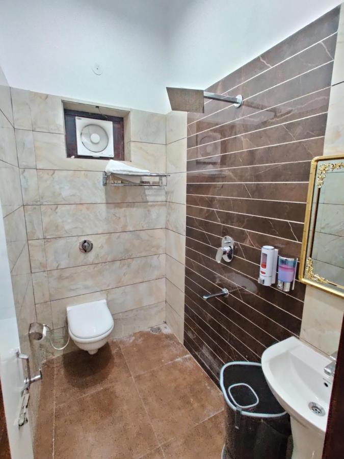 Guntas Residency Hotel Amritsar Eksteriør billede
