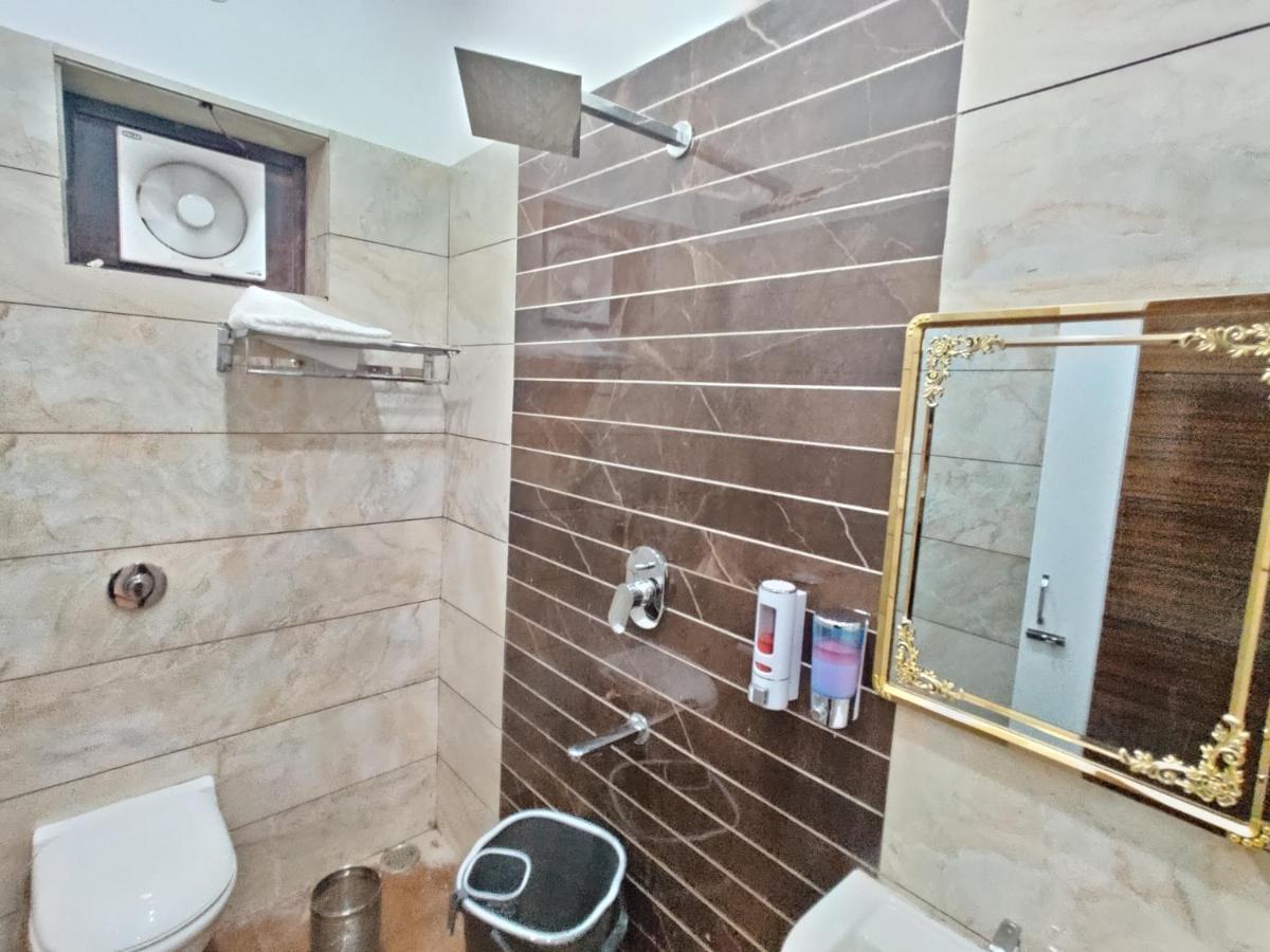 Guntas Residency Hotel Amritsar Eksteriør billede