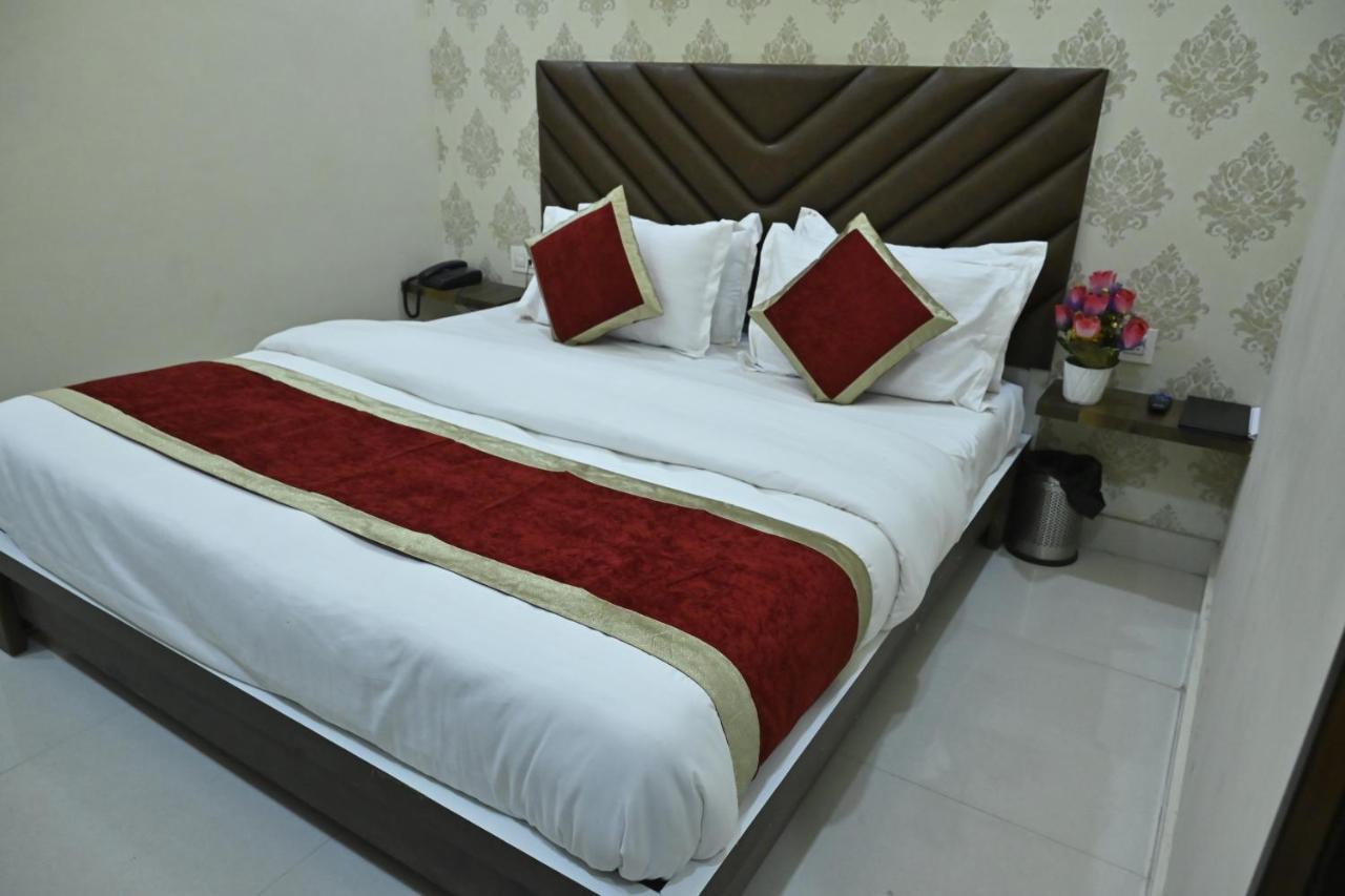 Guntas Residency Hotel Amritsar Eksteriør billede