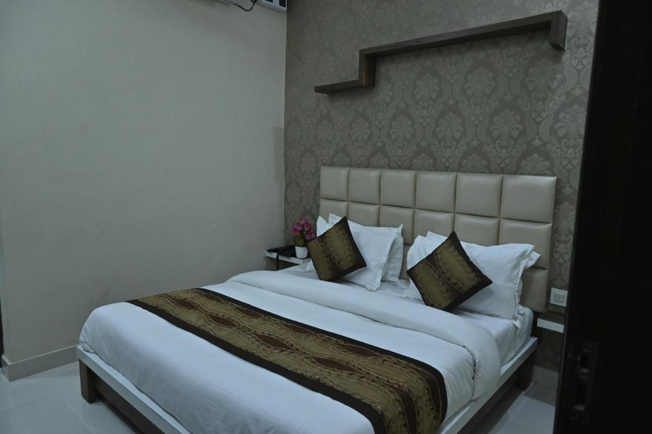 Guntas Residency Hotel Amritsar Eksteriør billede