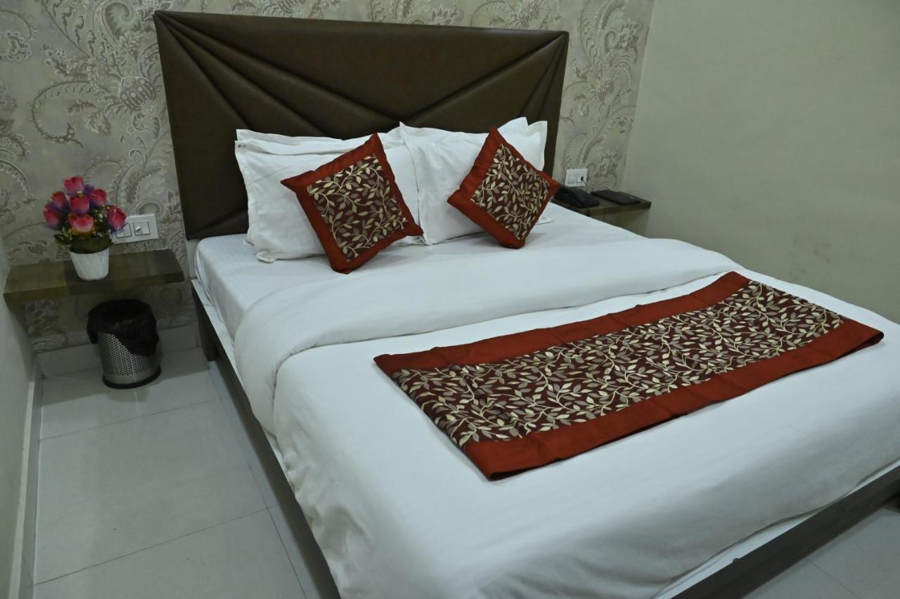 Guntas Residency Hotel Amritsar Eksteriør billede