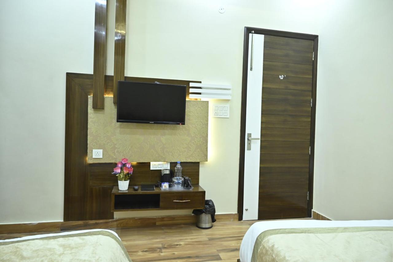 Guntas Residency Hotel Amritsar Eksteriør billede