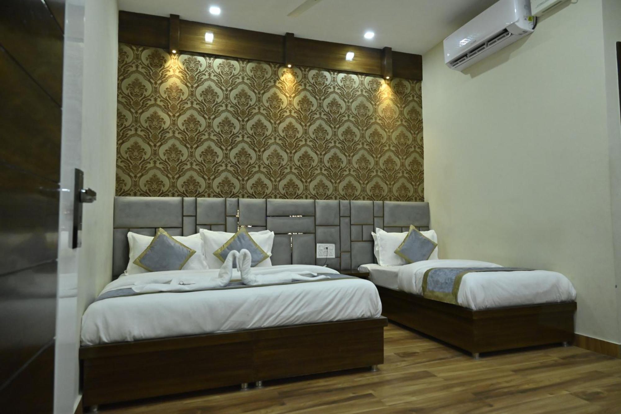 Guntas Residency Hotel Amritsar Eksteriør billede